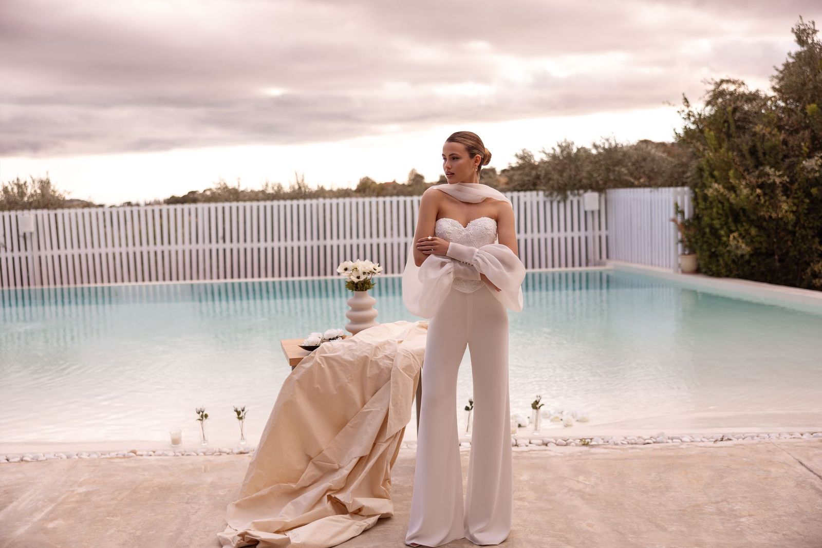 Demetrios - Destionation - bruidsbroekpak - bruidsjumpsuit